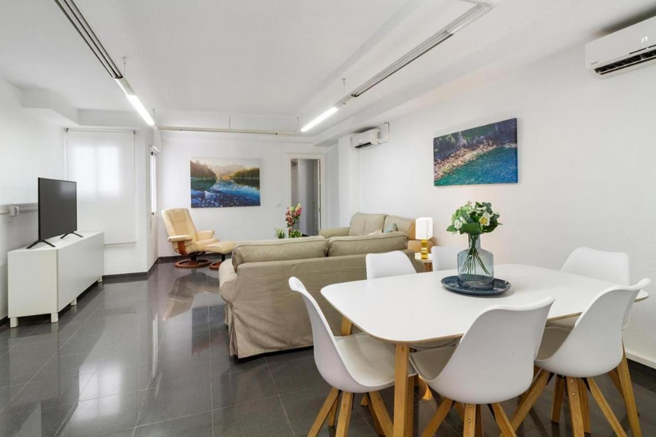 Amplio Piso En Atarazanas Apartment Malaga Exterior photo