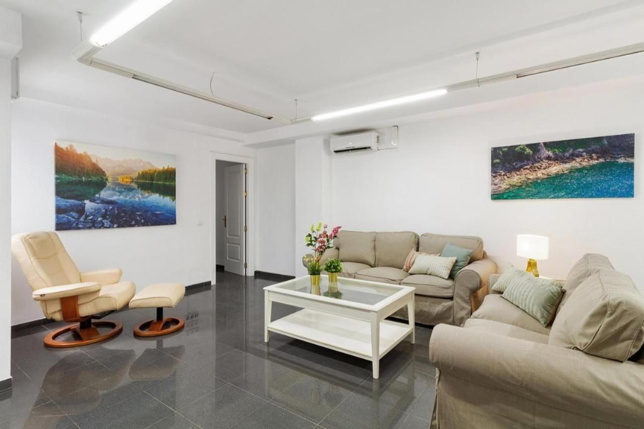 Amplio Piso En Atarazanas Apartment Malaga Exterior photo