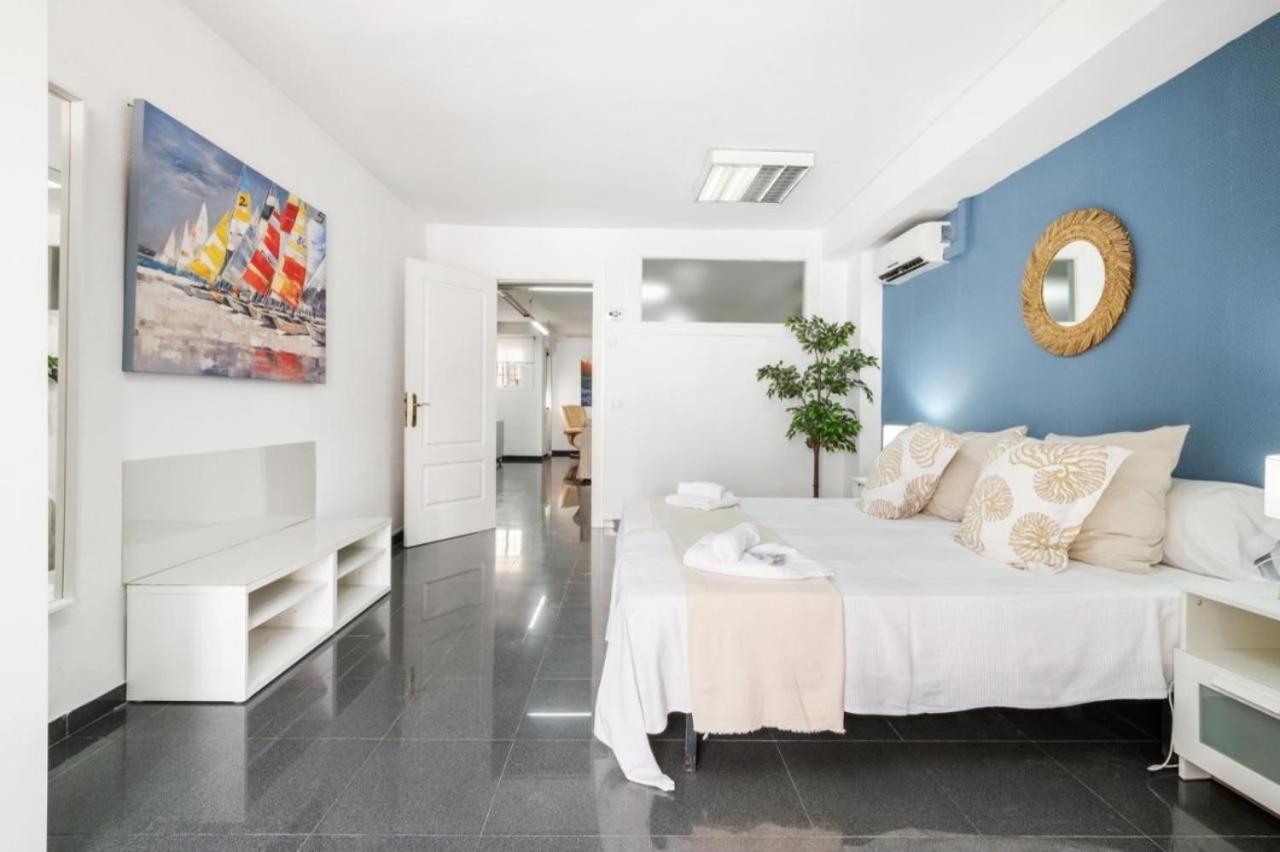 Amplio Piso En Atarazanas Apartment Malaga Exterior photo